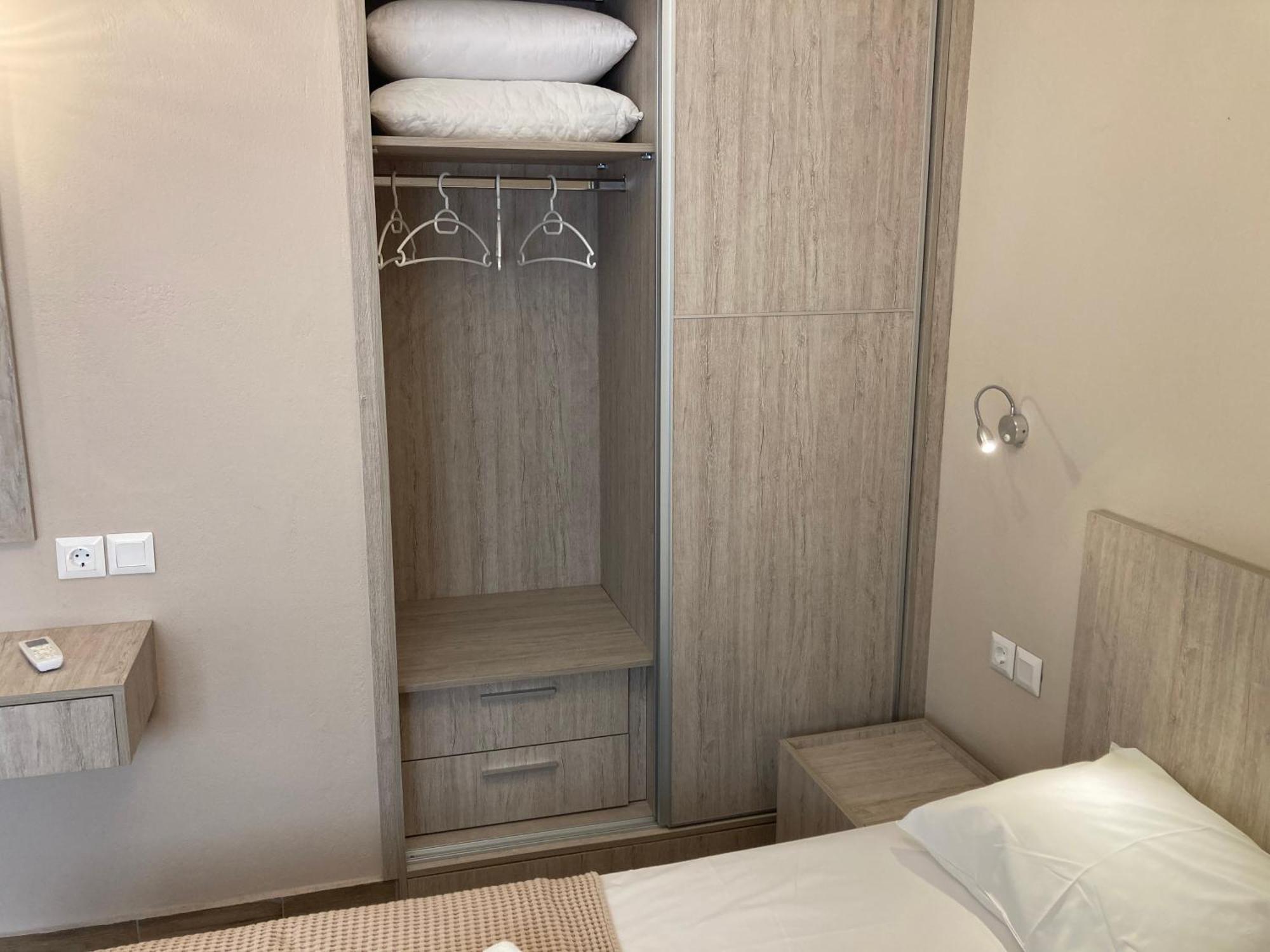Apartment Thealos